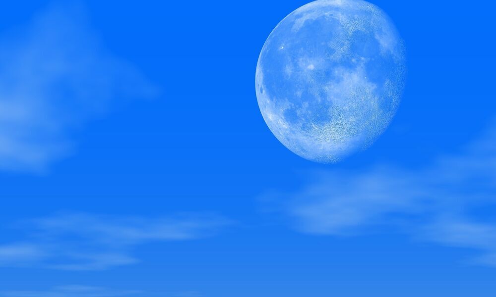 Fly me to the moon